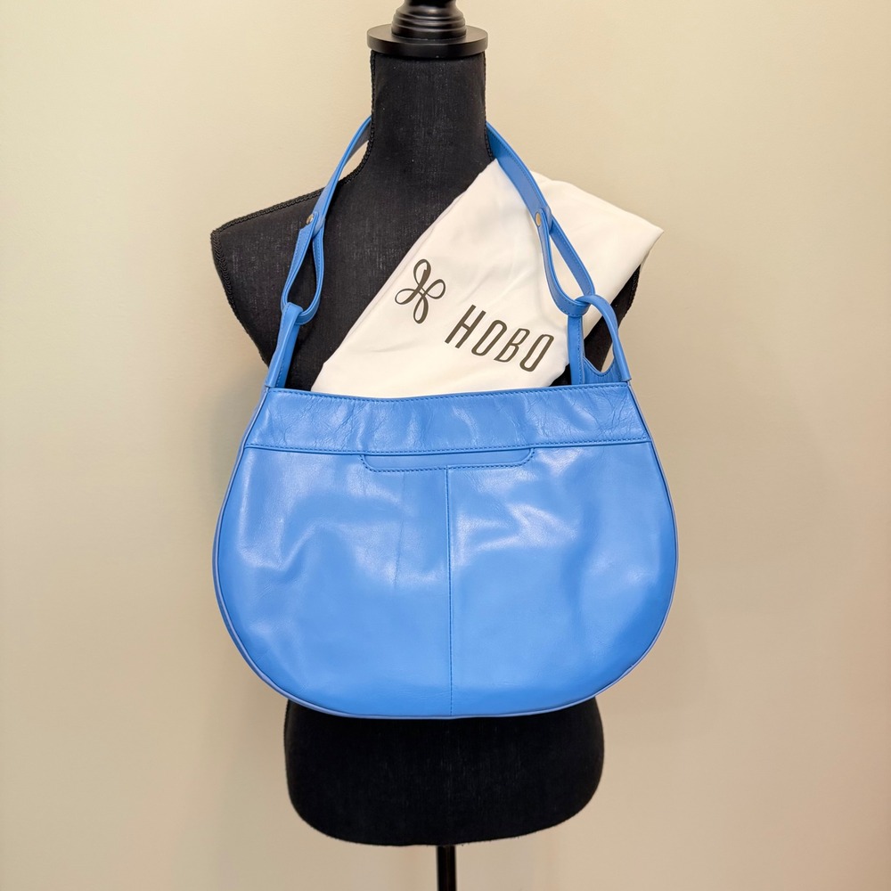 NEW Hobo Arla Shoulder Bag Tranquil Blue Leather Coastal Round Phone Pocket